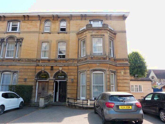 3 Bedroom Flat To Rent In Pittville Circus Road, Pittville, Cheltenham, GL52