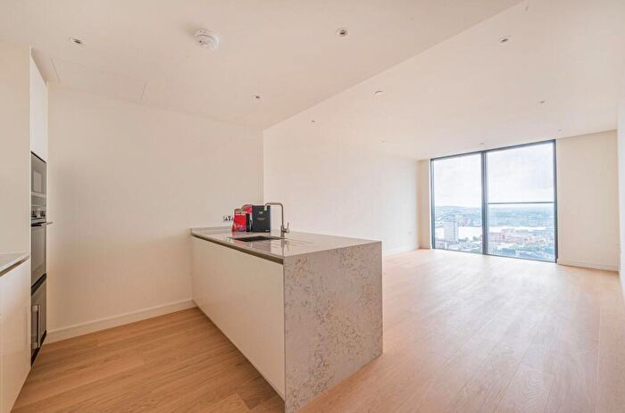 1 Bedroom Flat To Rent In South Quay Plaza, Tower Hamlets, London, E14