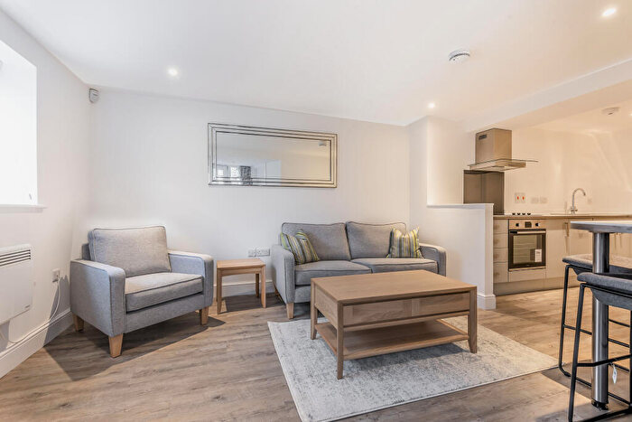 2 Bedroom Flat To Rent In Evelyn Court, B Cowley Road, Oxford, OX4