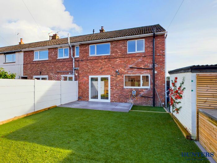 3 Bedroom End Of Terrace House For Sale In Back Lane, Barmby Moor, York, YO42