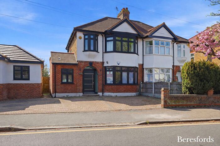 3 Bedroom Semi Detached House For Sale In Cromer Road, Hornchurch, RM11