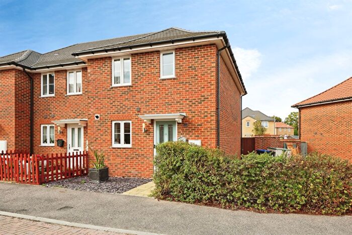 3 Bedroom End Of Terrace House For Sale In Millyard Road, Aylesham, Canterbury, CT3