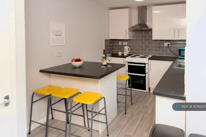 6 Bedroom Terraced House To Rent In Honeysuckle Close, Winchester, SO22