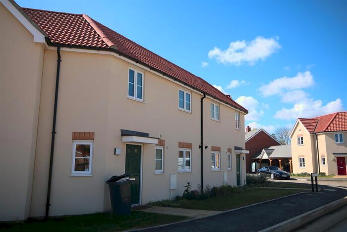 3 Bedroom Property To Rent In Lampen Walk, Canterbury, CT1