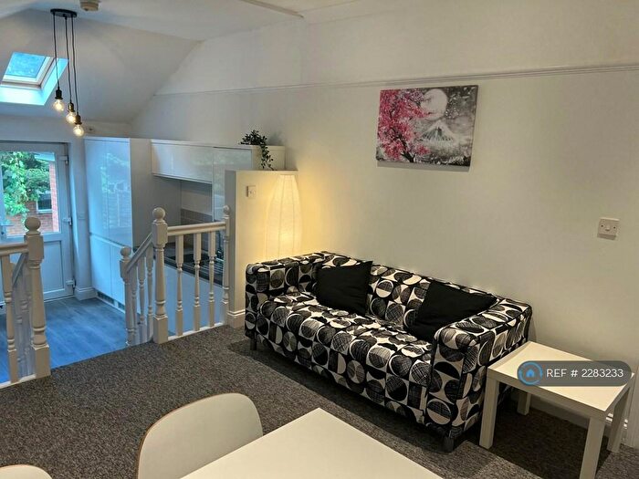 6 Bedroom Semi-Detached House To Rent In Granby Grove, Southampton, SO17