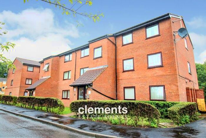 1 Bedroom Apartment To Rent In Valley Green, Hemel Hempstead, HP2