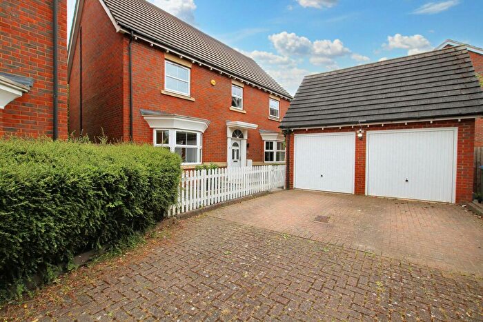 6 Bedroom Detached House To Rent In Whitebeam Close, Weston Turville, Aylesbury, HP22