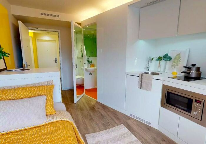 Flat To Rent In Iq Eastside Court, E1