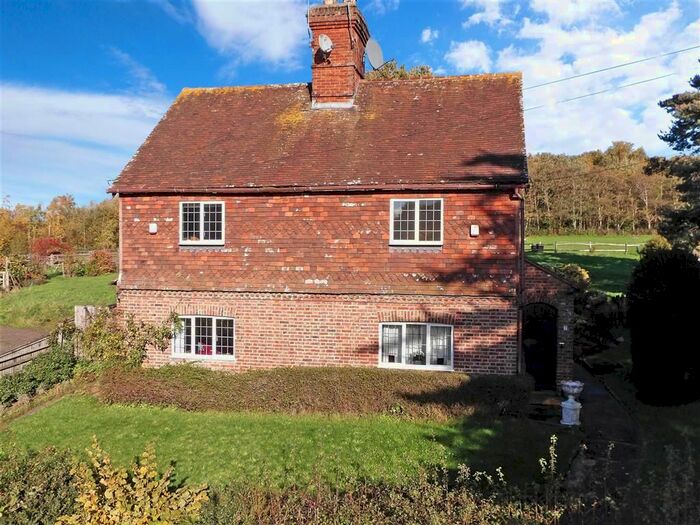 4 Bedroom Semi-Detached House For Sale In Goudhurst Road, Horsmonden, Tonbridge, Kent, TN12