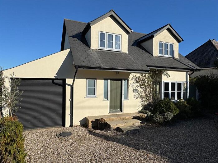 3 Bedroom Detached House For Sale In Lyme Road, Axminster, EX13