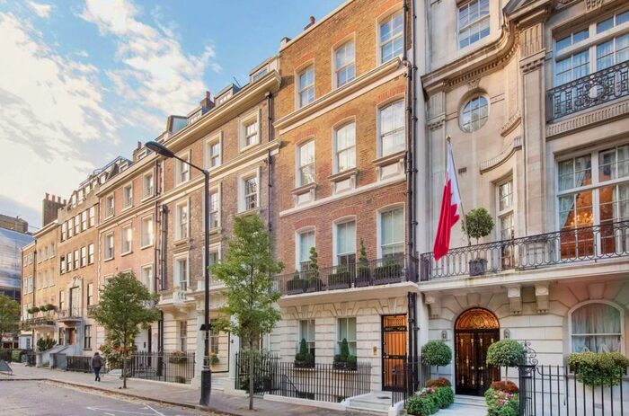 2 Bedroom Flat To Rent In Upper Brook Street, London, W1K