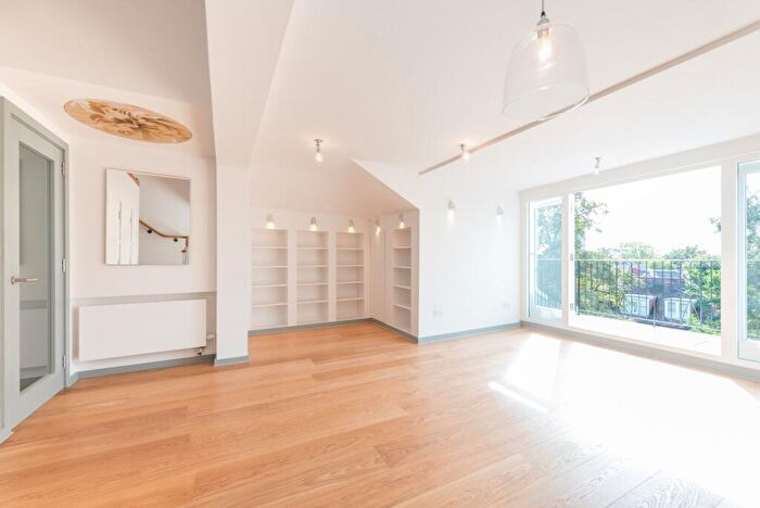 3 Bedroom Apartment To Rent In Belsize Park Gardens, London, NW3