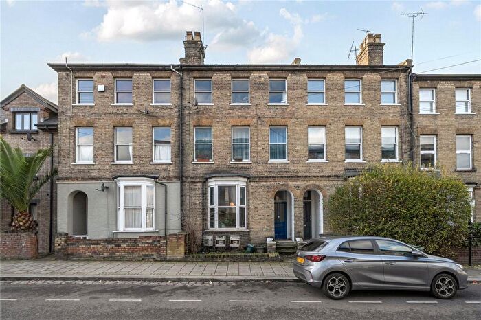 1 Bedroom Apartment For Sale In Campsbourne Road, London, N8