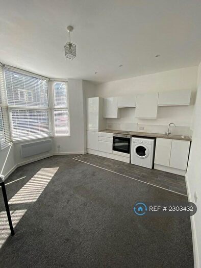 1 Bedroom Flat To Rent In Gold Street, Cardiff, CF24