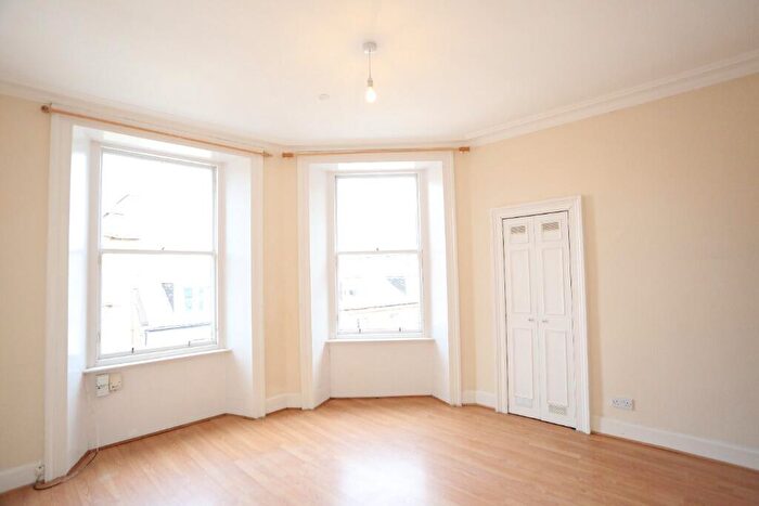 2 Bedroom Flat To Rent In High Street, Portobello, Edinburgh, EH15