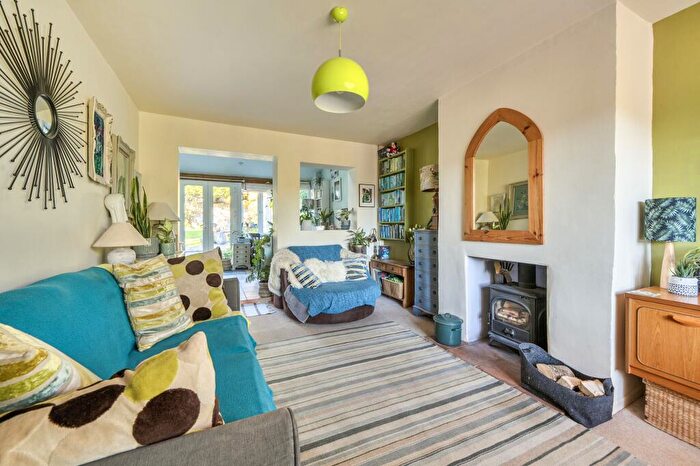 4 Bedroom Semi-Detached House For Sale In Church Road, Wheatley, OX33