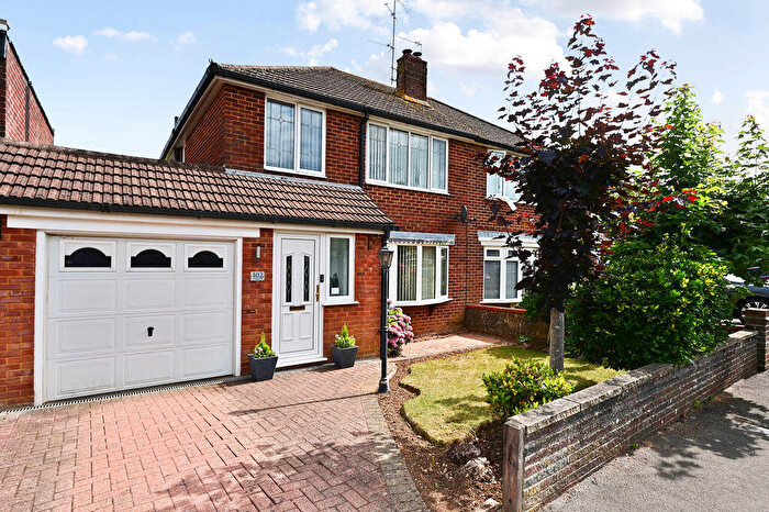 3 Bedroom Semi Detached House For Sale In Elmwood Way, Basingstoke, RG23