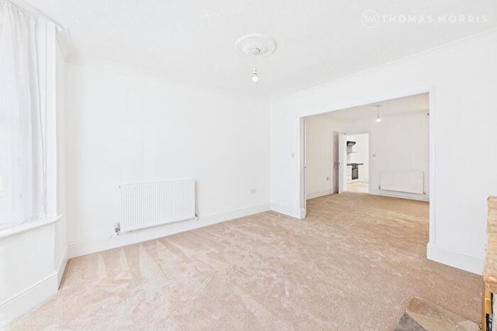 3 Bedroom Semi Detached House To Rent In Drove Road, Biggleswade, Bedfordshire, SG18