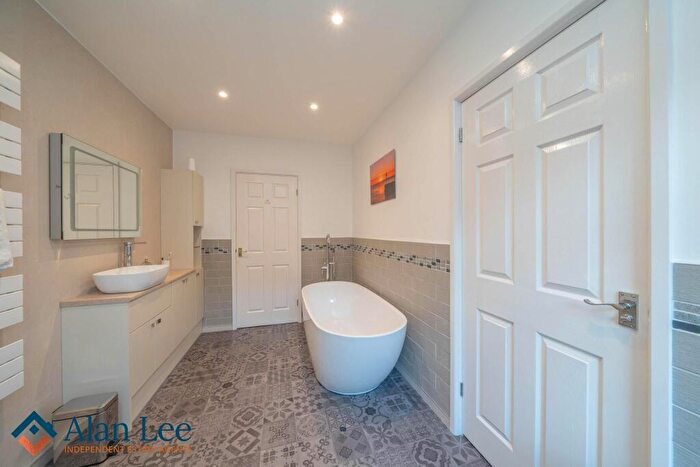4 Bedroom Detached House For Sale In Badger Road, Tytherington, SK10