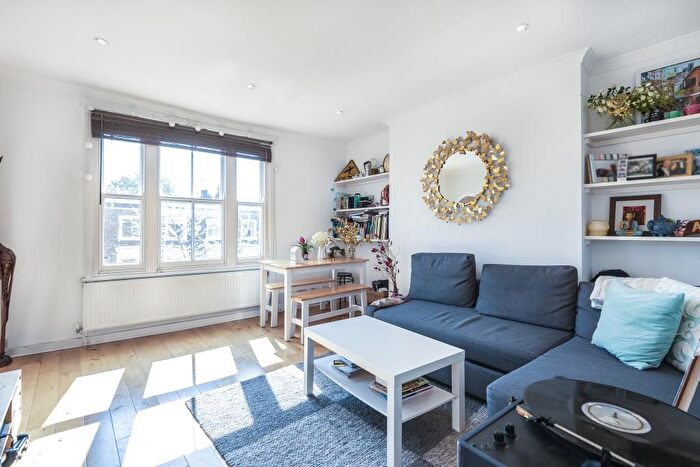 1 Bedroom Flat To Rent In Blenheim Crescent, Notting Hill, W11