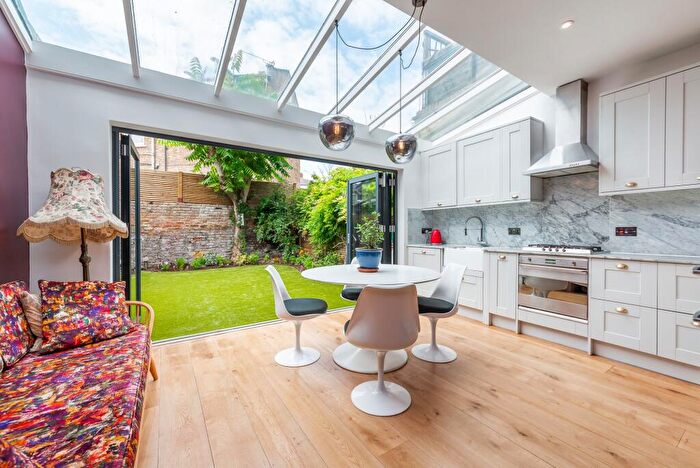 4 Bedroom Terraced House To Rent In Mortimer Road, London, N1