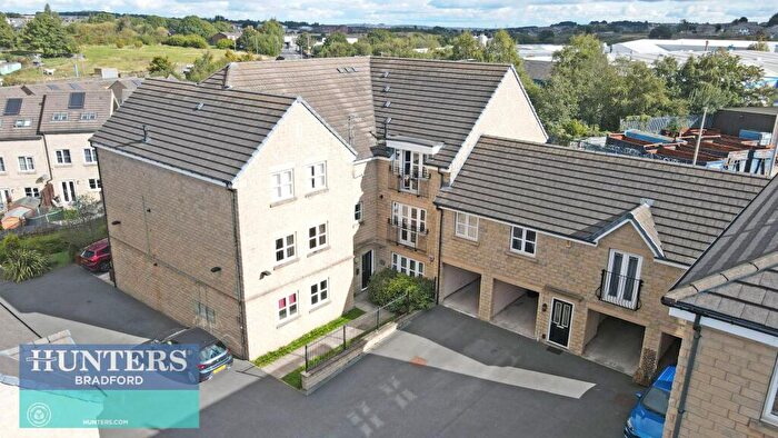 2 Bedroom Flat To Rent In Mawson House, Fairbairn Fold, Laisterdyke, Bradford, BD4