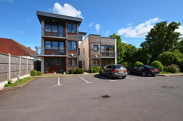 1 Bedroom Flat To Rent In Lorcan Court, Longford, UB7