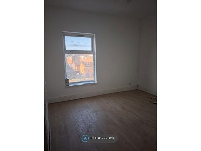 3 Bedroom Terraced House To Rent In Tunnard St, Grimsby, DN32