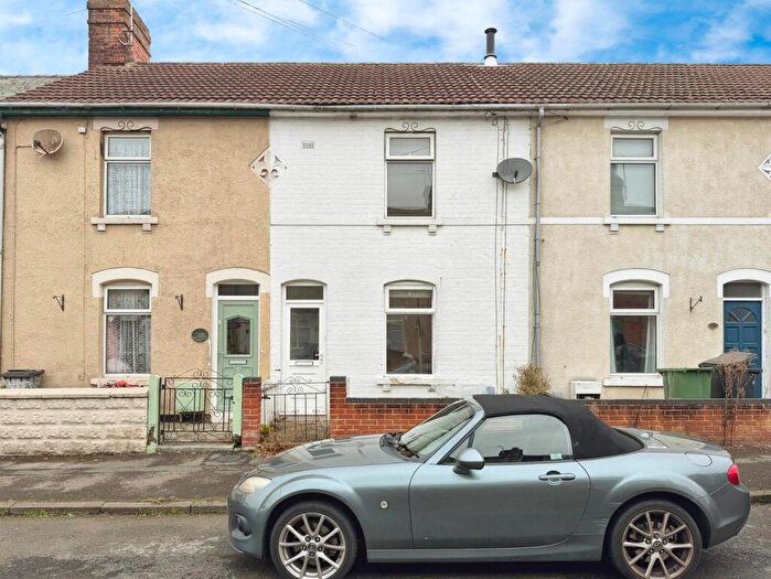 2 Bedroom Terraced House To Rent In Redcliffe Street, Swindon, Wiltshire, SN2