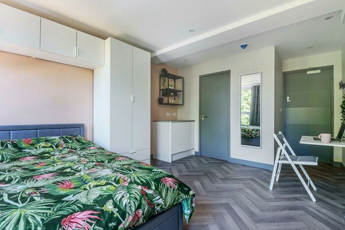 Apartment To Rent In Aylesbury, Buckinghamshire, HP20