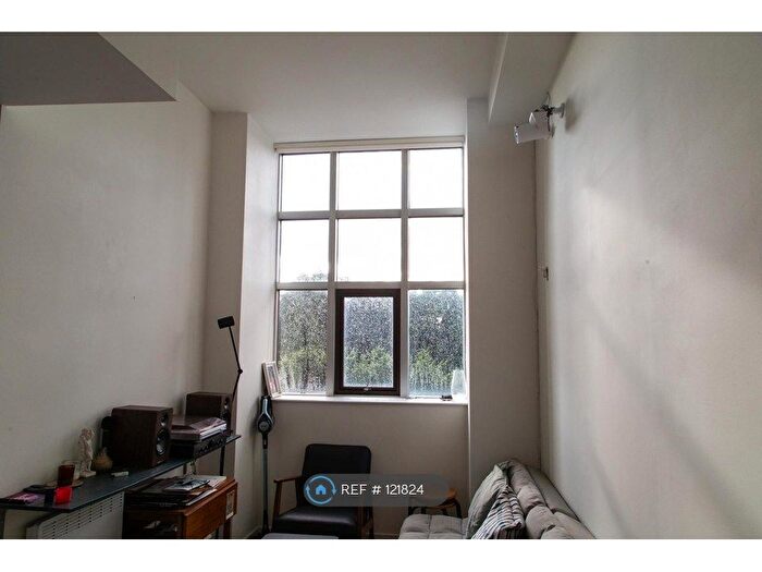 1 Bedroom Flat To Rent In Victoria Mill, Stockport, SK5