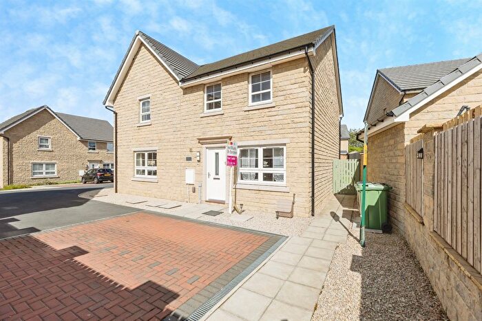 3 Bedroom Semi Detached House For Sale In Reservoir View, East Ardsley, Wakefield, WF3