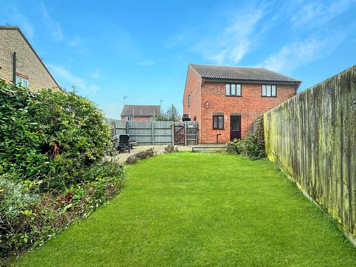 2 Bedroom Semi-Detached House To Rent In The Brambles, Bar Hill, Cambridge, CB23