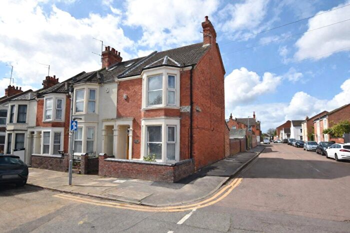 4 Bedroom End Of Terrace House For Sale In Bostock Avenue, Abington, Northampton, NN1