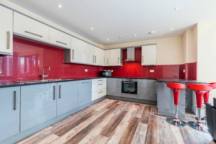 3 Bedroom Flat To Rent In Harrow Street, Sheffield, S11