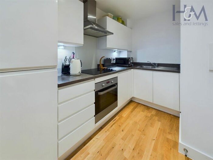 1 Bedroom Flat For Sale In Mulberry House, Park Place, Stevenage, Bf., SG1