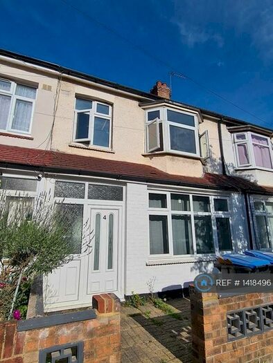 2 Bedroom Flat To Rent In Hester Road, London, N18