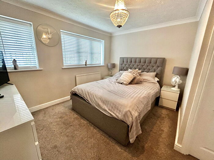 4 Bedroom Detached House For Sale In Chadstone Close, Monkspath, B90
