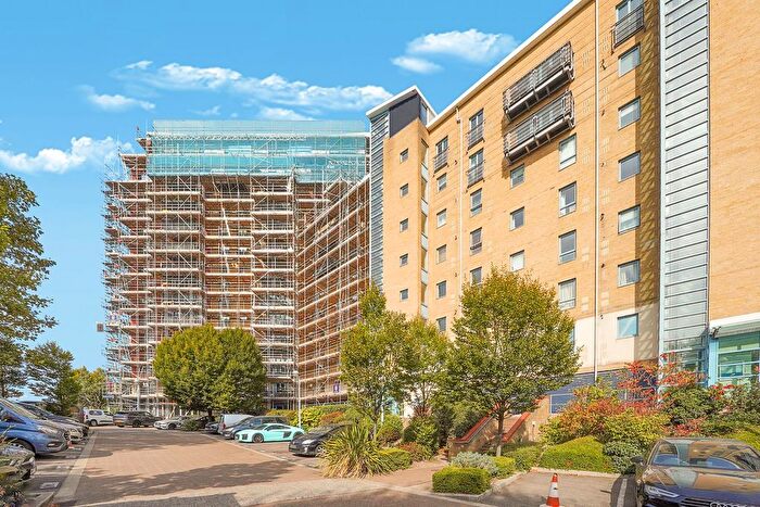 2 Bedroom Flat For Sale In Hanover Avenue, London, E16