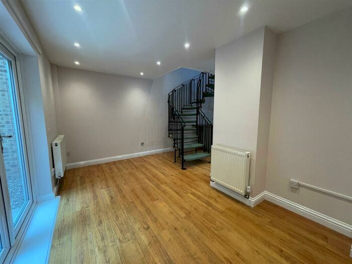 1 Bedroom House To Rent In Pagette Way, Badgers Dene, Grays, RM17