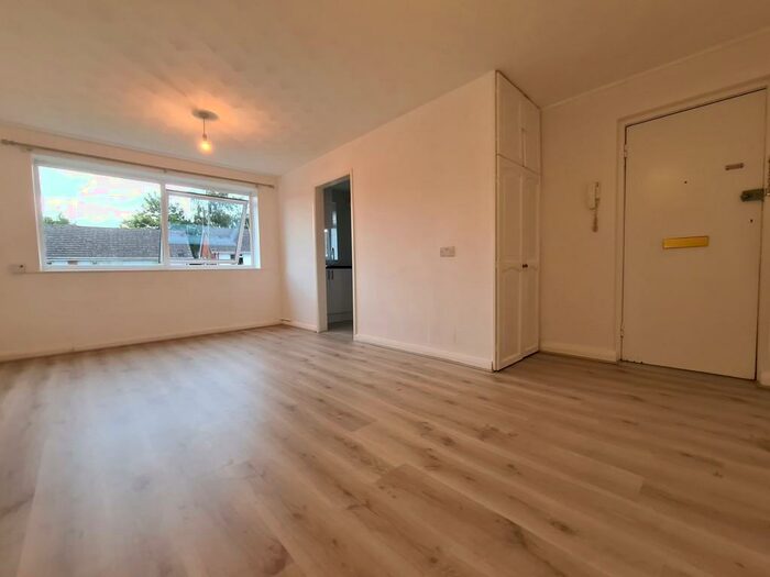 1 Bedroom Apartment To Rent In Kent Road, Southampton, SO17