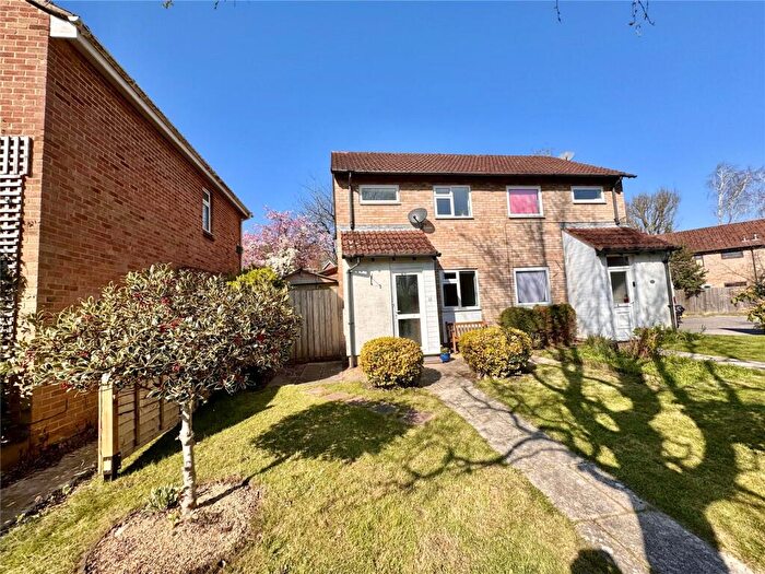 2 Bedroom Semi Detached House For Sale In Sarum Walk, Lymington, Hampshire, SO41