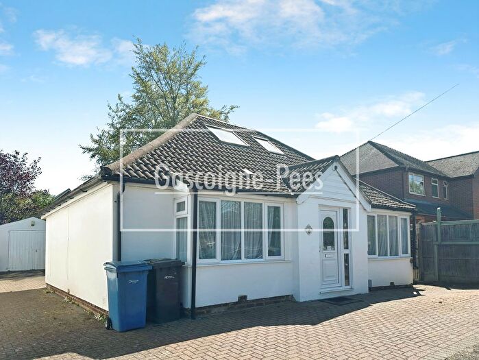 4 Bedroom Bungalow To Rent In Connaught Road, Fleet, GU51