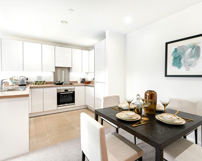 1 Bedroom Flat To Rent In Sutton Park House, SM1