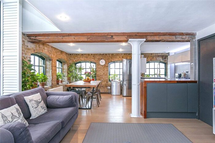 2 Bedroom Flat To Rent In Deal Street, London, E1