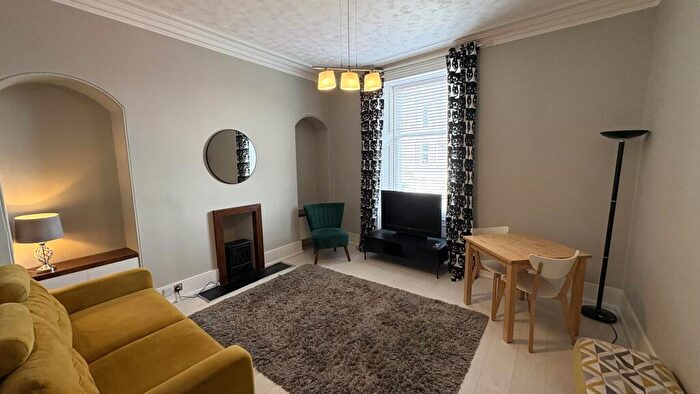 1 Bedroom Flat To Rent In Rosemount Viaduct, The City Centre, Aberdeen, AB25