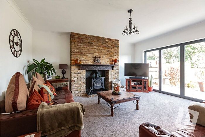 5 Bedroom Detached Bungalow For Sale In Philip Road, Rainham, RM13