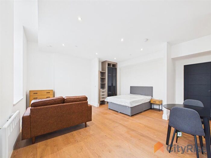 Apartment To Rent In Cathedral View, East Parade, Sheffield, S1