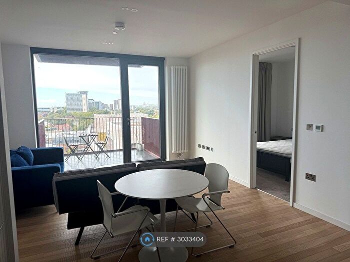 1 Bedroom Flat To Rent In Hollandbury House, Brentford, TW8