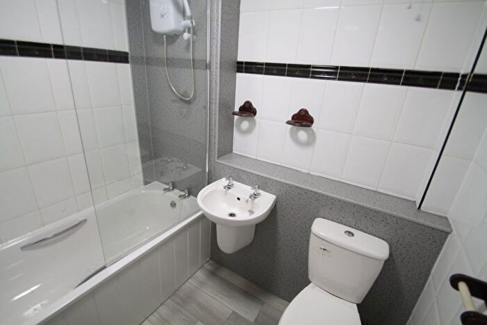 1 Bedroom Flat To Rent In Dens Road, Dundee, DD3